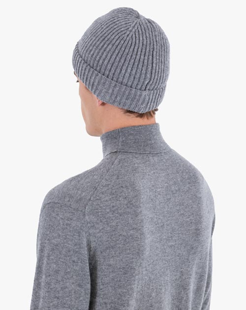 berretto-cashmere-uomo-496sur-1.jpg